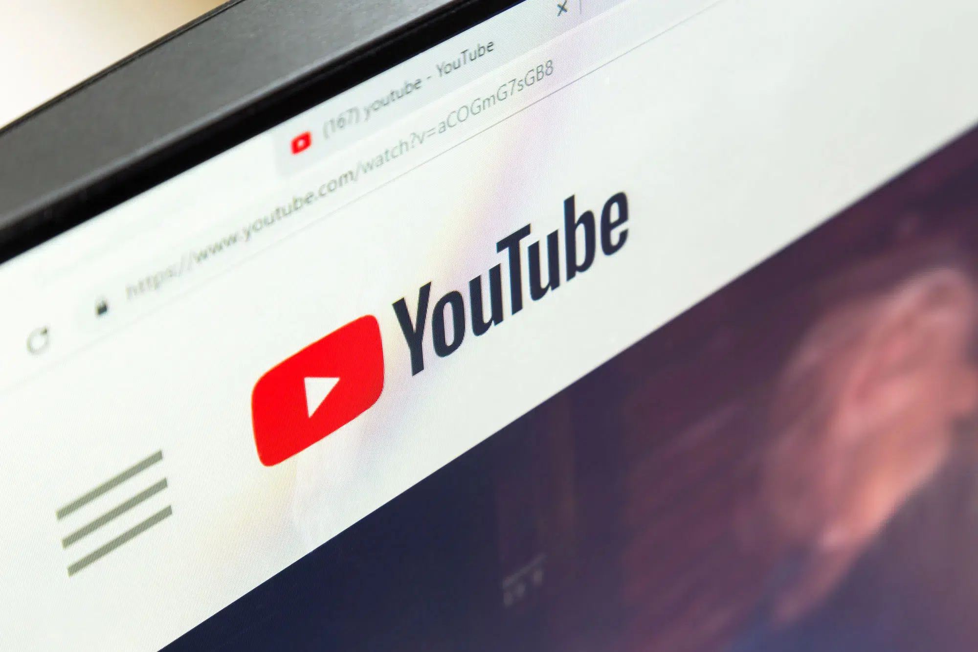 YouTube пом’якшує модерацію – коли суспільний інтерес переважає можливу шкоду