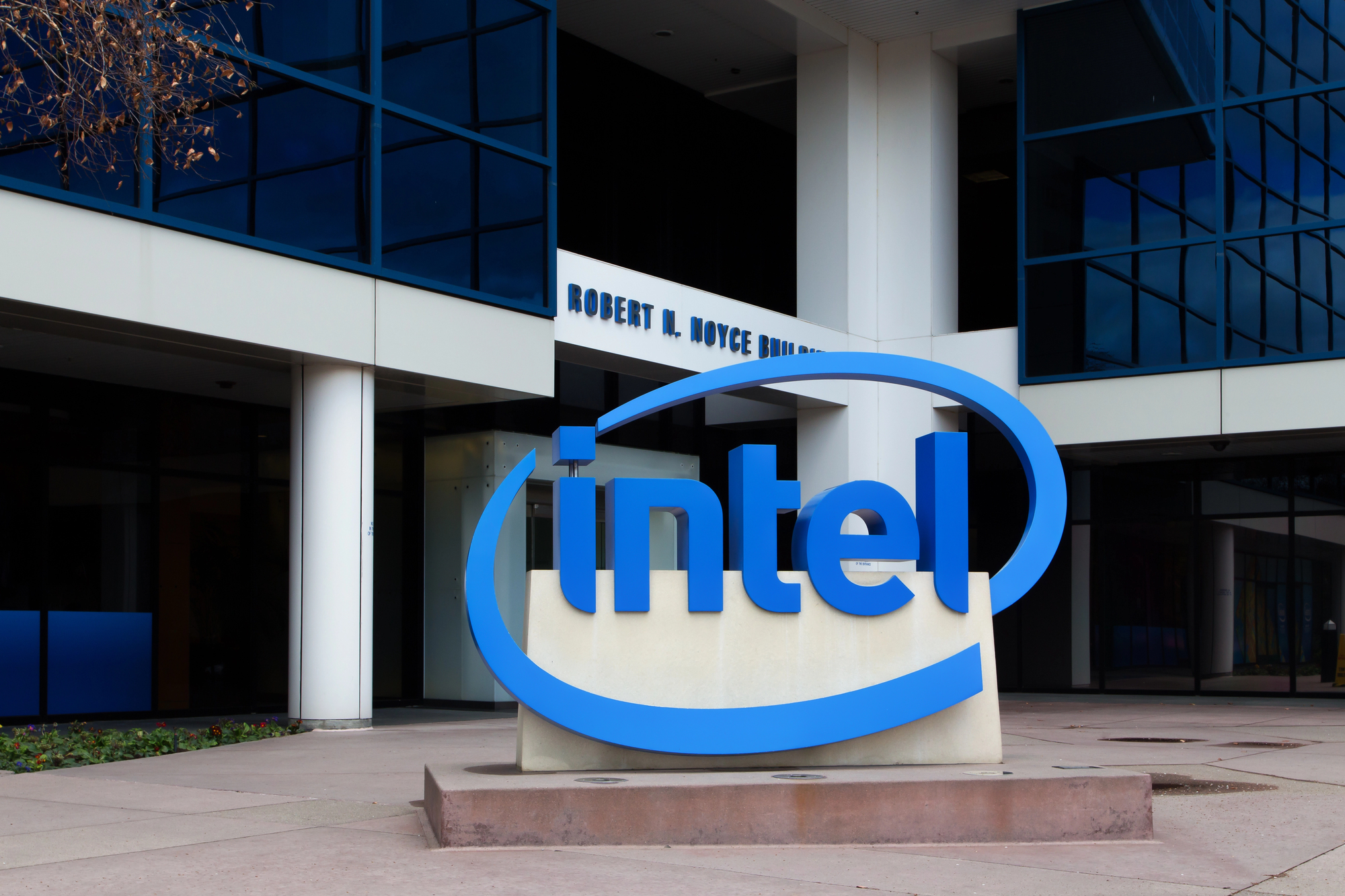 Нова мітла в Intel: компанія готується до звільнень 20 000 працівників