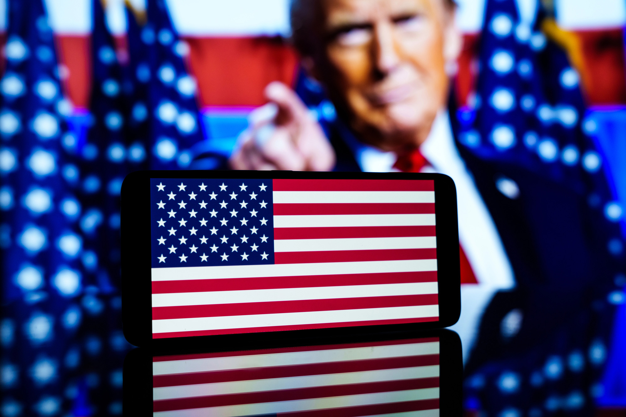 Samsung теж: Трамп обіцяє 25% мита на Android-смартфони, вироблені поза США